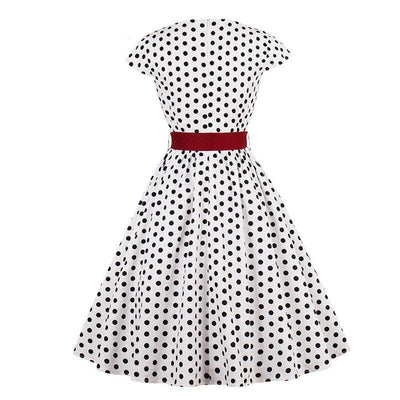 Vintage Nagyméretű Fehér Öves Ruha